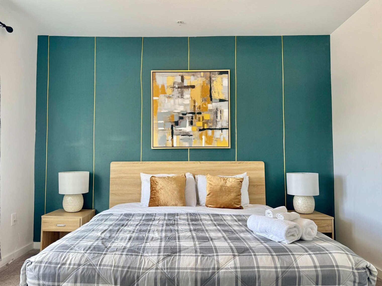 Building Photo - 542 Boulevard NE