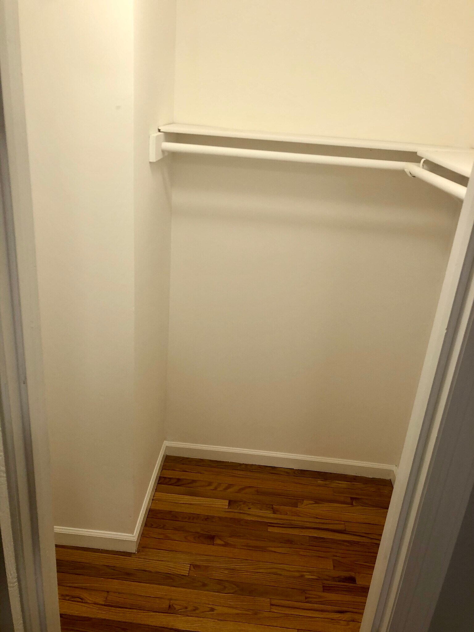 Building Photo - 804 hidden village dr