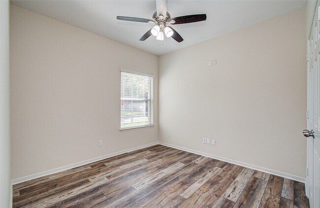 Building Photo - 226 Elana Ln