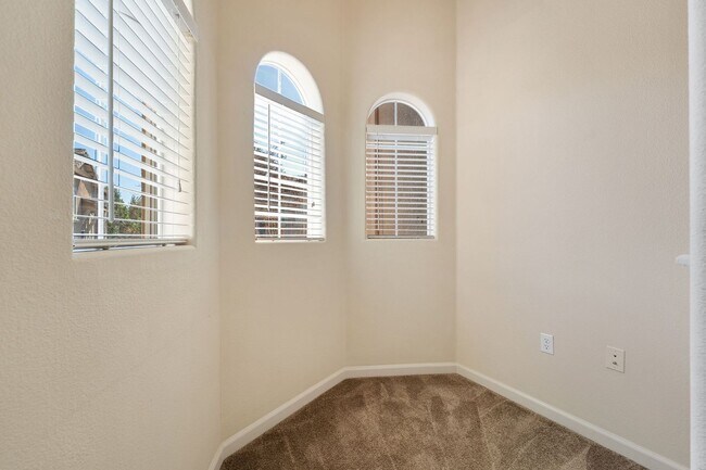 Building Photo - 1316 Milano Dr