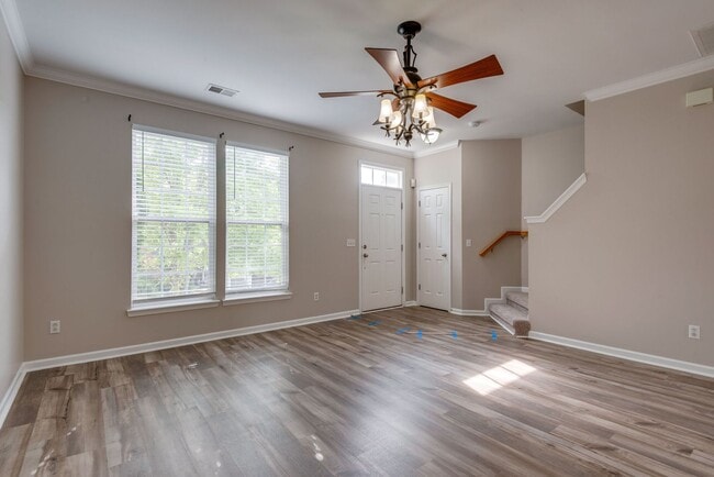 Building Photo - Beautiful Lenox Village Townhome!