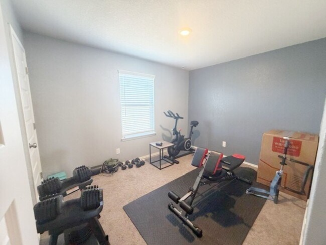 Building Photo - Charming 3 BD/2.5 Located Near Randolph AFB! Move in May 2026!