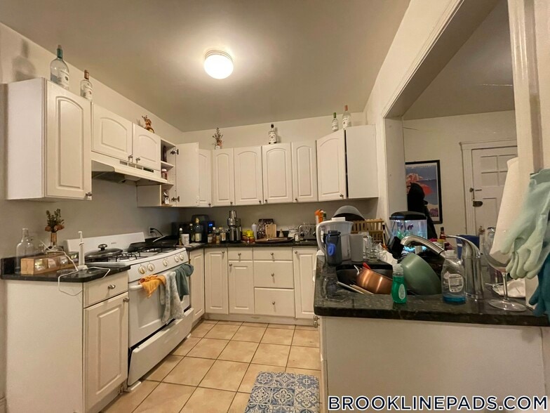 Building Photo - 62 Egmont St