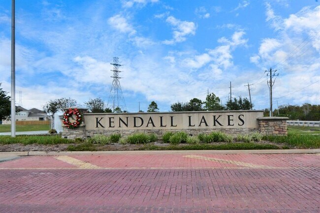 Building Photo - 388 Kendall Crest Dr