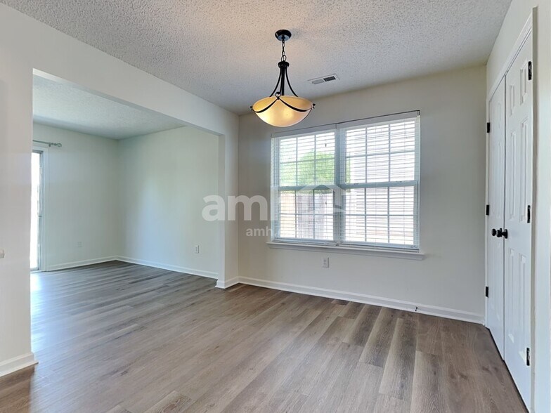 Building Photo - 1003 William Clark Trl