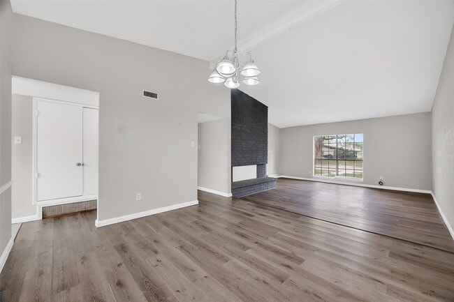 Building Photo - 14034 Lourdes Dr