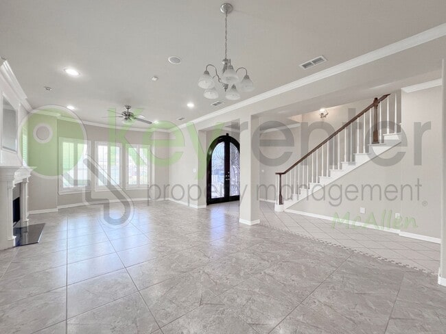 Building Photo - Gorgeous 4b/4.5bath house in McAllen