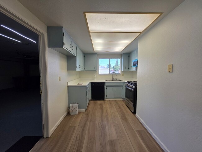 Building Photo - 3-bedroom single story in east Modesto nei...