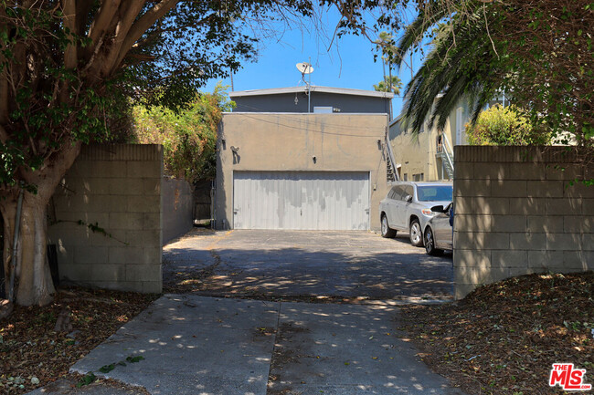 Building Photo - 2523 Abbot Kinney Blvd