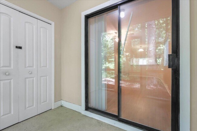 Building Photo - 3208 Ginger Dr