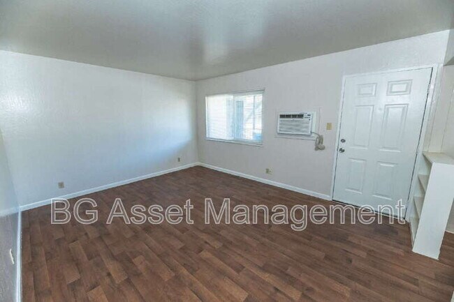 Building Photo - 1932 Ethan Wy