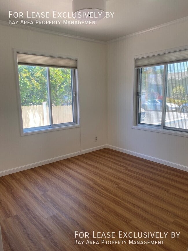 Building Photo - 2048 Eucalyptus Ave