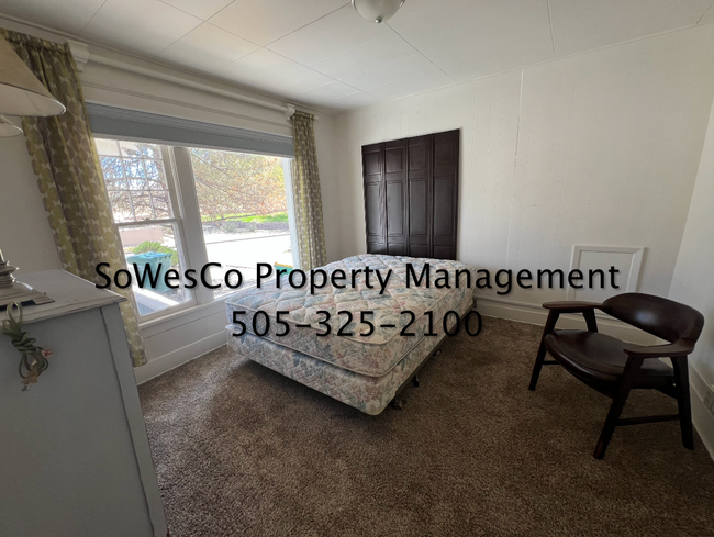Building Photo - Single Family Two Bedroom Home