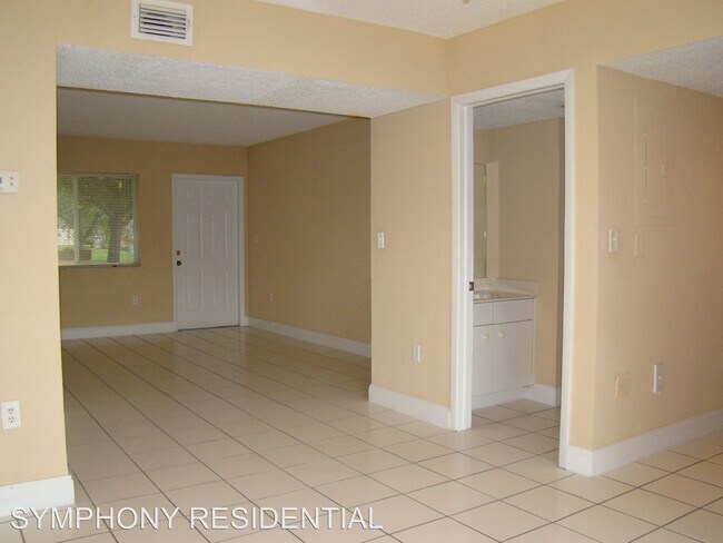 Building Photo - 11550-11584 NW 39th St