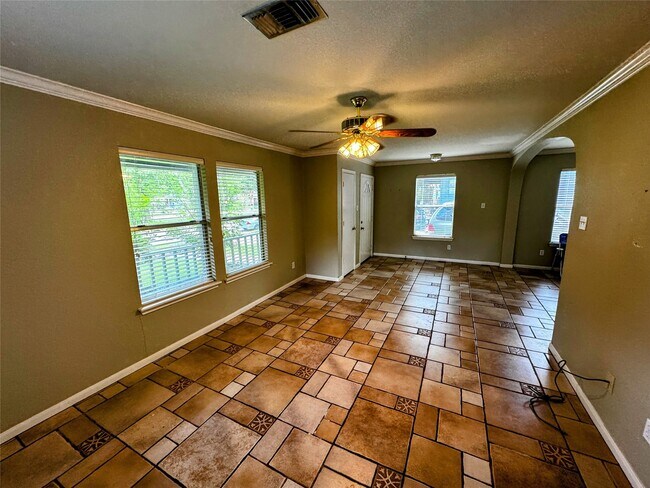 Building Photo - 4708 Park Dr