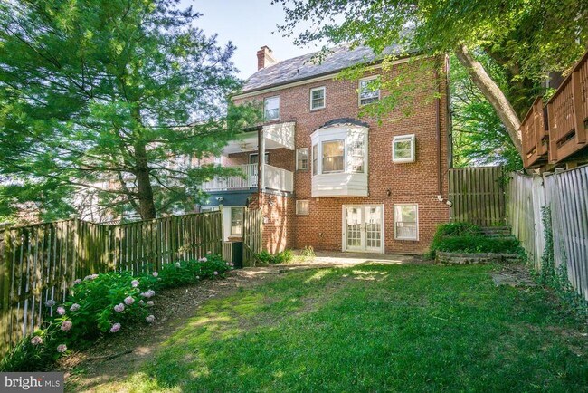 Building Photo - 1626 Kalmia Rd NW