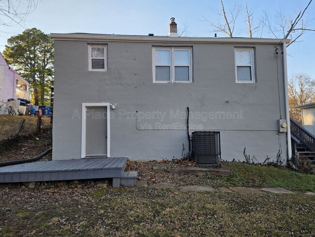 Building Photo - 338 La Motte Ln