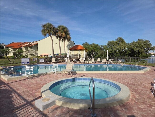 Building Photo - 1515 Pinellas Bayway S