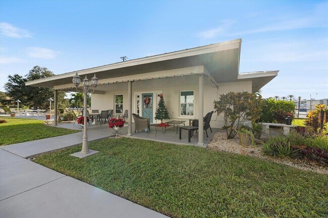 Building Photo - 649 S Tamiami Trl