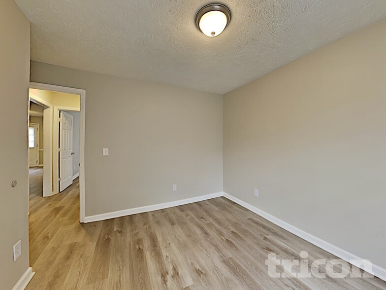 Building Photo - 102 Natchez Ct S