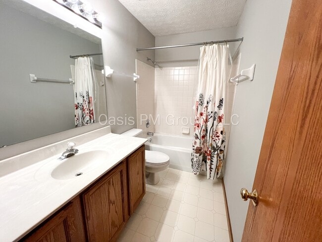 Building Photo - 8575 Kingsley Dr