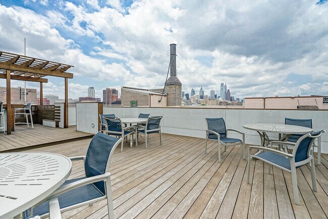 Building Photo - 315 New St