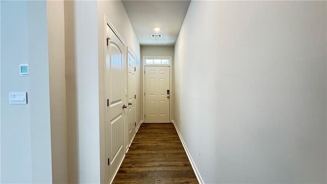 Building Photo - 100 Aspen Ct