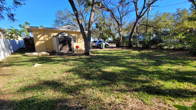 Building Photo - 6523 Bayshore Blvd