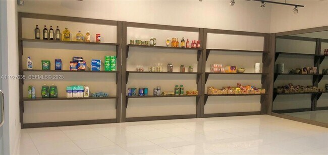 Building Photo - 601 NE 36th St