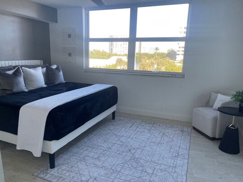 Building Photo - 3594 S Ocean Blvd