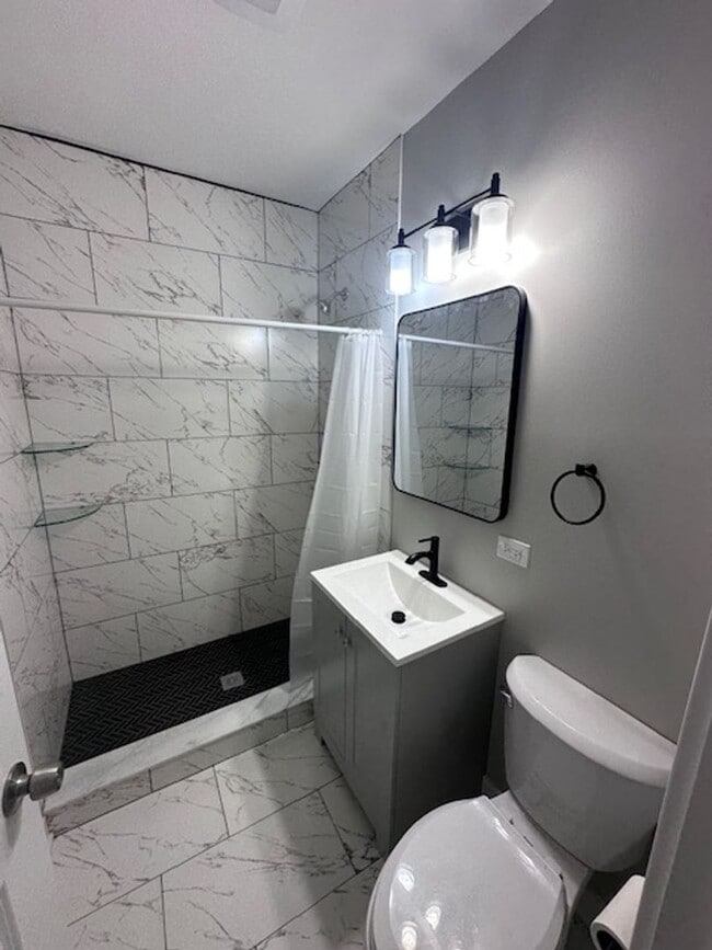 Building Photo - Clearing single family for rent