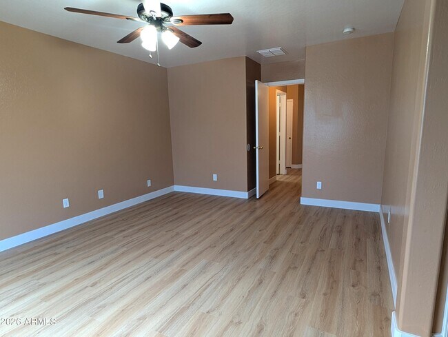 Building Photo - 13216 W Mauna Loa Ln