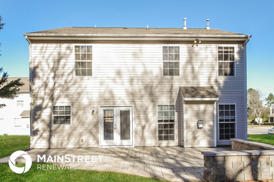 Building Photo - 6045 Ironwood Ct