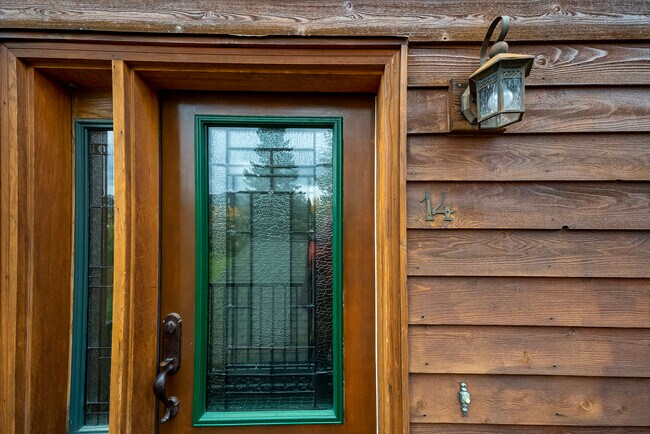 Building Photo - 150 Adams St