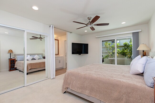 Master Bedroom - 544 Via De La Valle