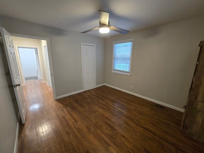 Building Photo - 929 Due W Ave N