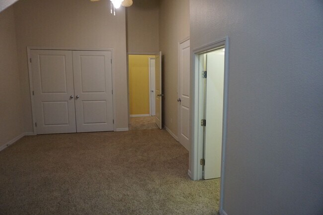 Building Photo - Two Story Townhome Clermont Yacht Club
