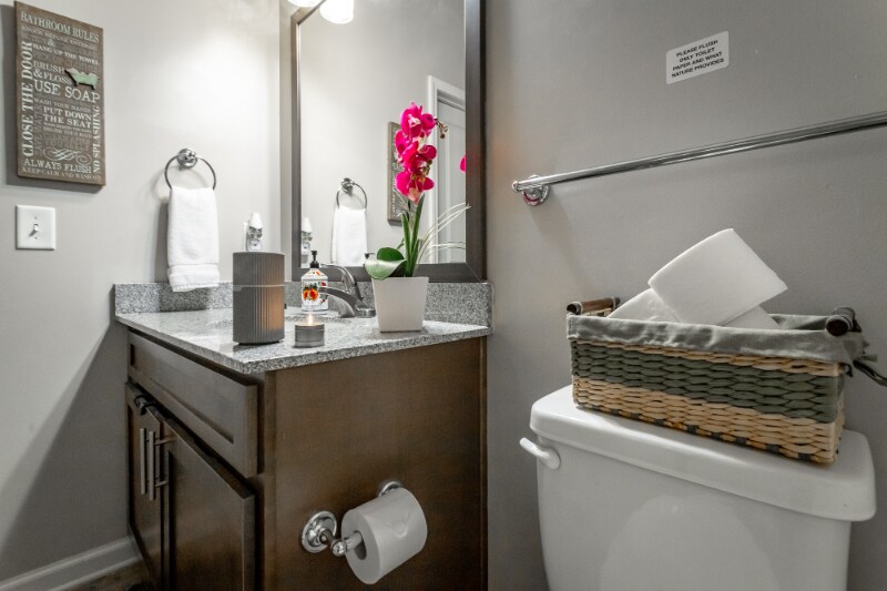 Building Photo - 8605 Tradewind Cir