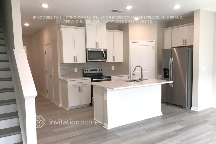 Building Photo - 804 Holiday Pk Ln