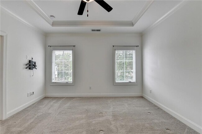 Building Photo - 6892 Roswell Rd NE