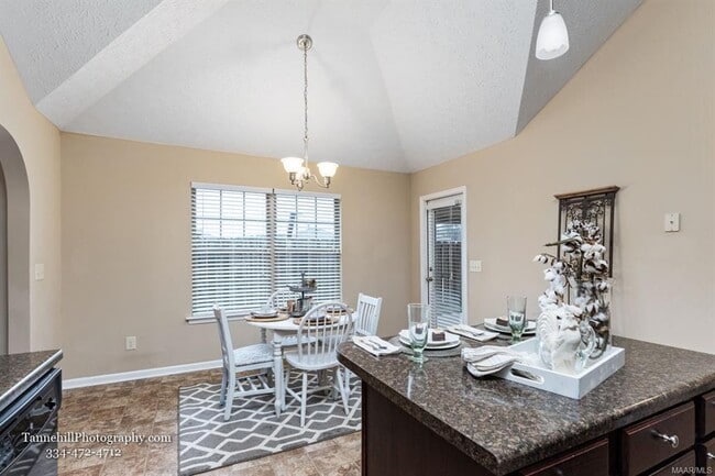 Building Photo - 1641 Buena Vista Blvd