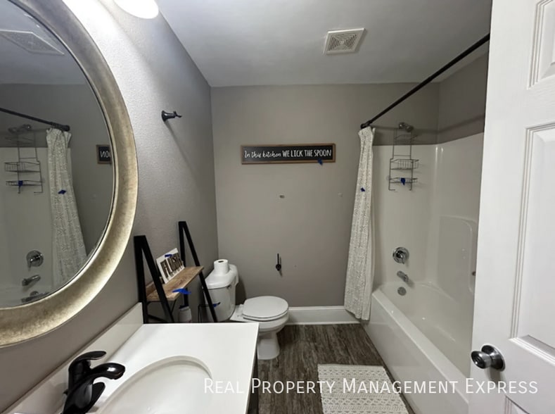 Building Photo - Furnished 5 Bedroom, 3.5 Bath Home