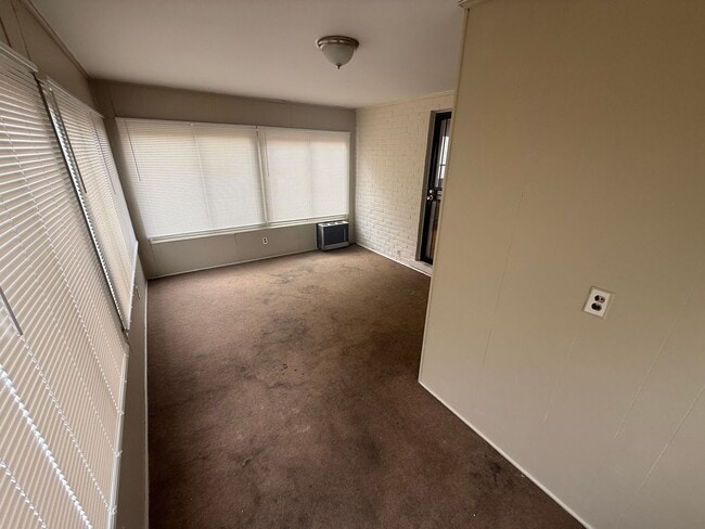 Building Photo - 12847 Maiden St