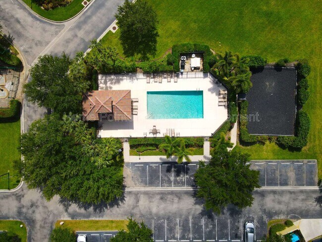 Building Photo - 9440 Ivy Brook Run
