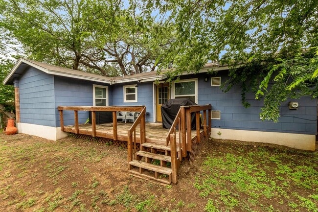 Building Photo - 4705 Menchaca Rd