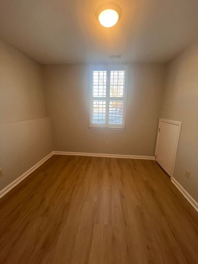 Building Photo - 400 Platt Dr