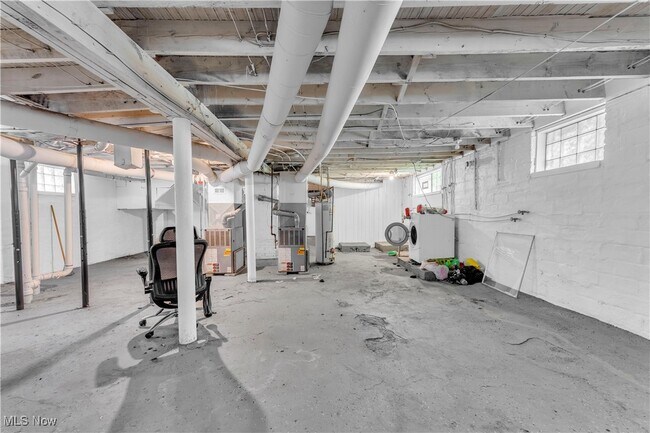 Building Photo - 1616 Eddington Rd
