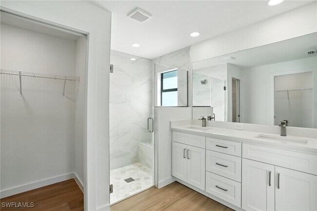 Building Photo - 2607 38th St SW