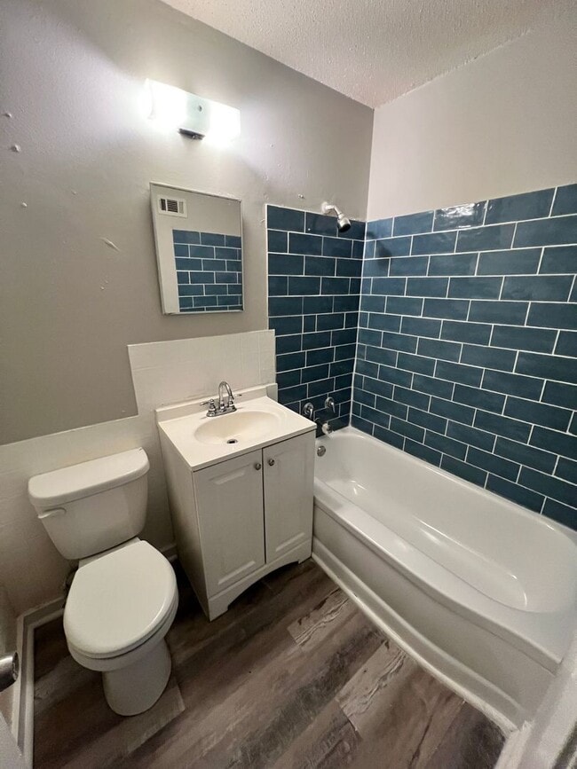 Building Photo - Grandview 2-Bed/1-Bath Duplex