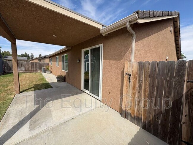 Building Photo - 625 E Monte Verde Ave